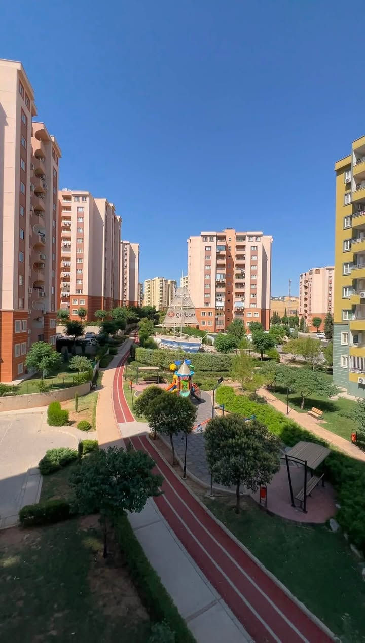 فرصة مميزة للسكن الراقي في avrocity 
نوع A
📐 المساحة: 140m
🏢 الطابق: 2
🌤 أطلالة جنوب.شرق
للمزيد من المعلومات:
***********
***********⁩
