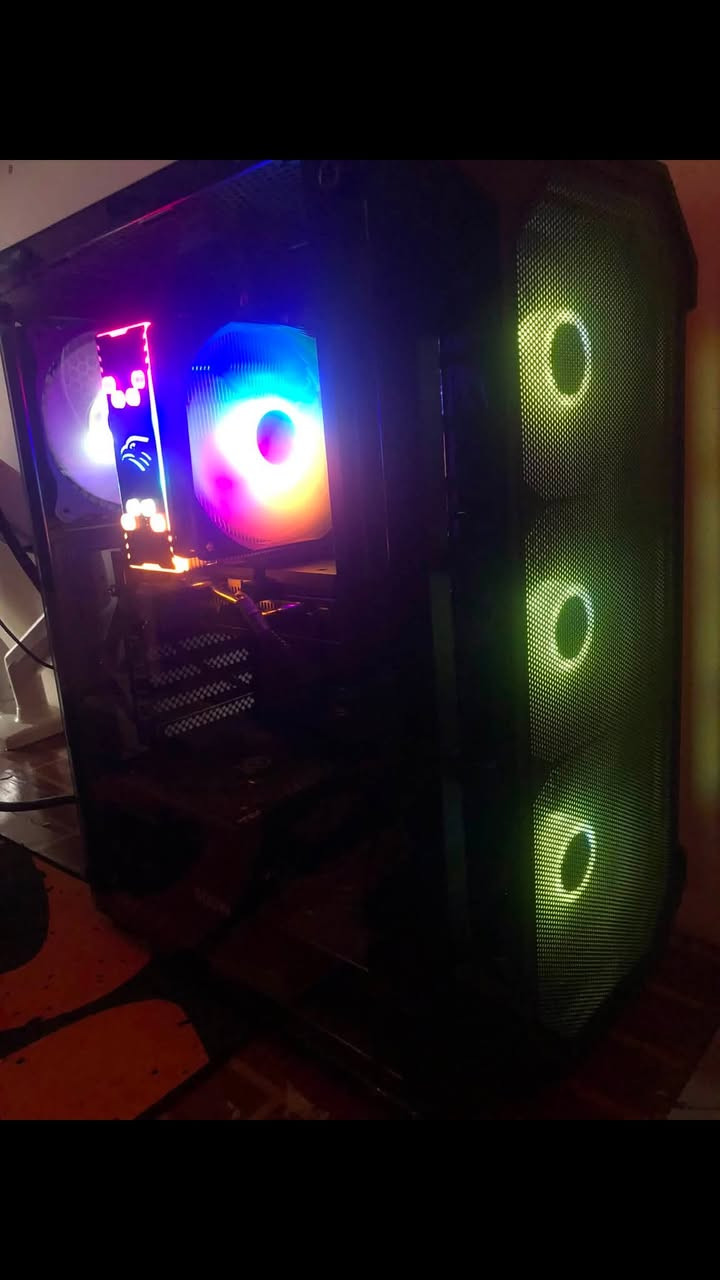 تجميعة للبيع او مرواس بدراجة شحن
i7 10700K مع كارت شاشة مدمج 

rx580 8g 

 8x2 ddr4 16g 3200

Ssd500  m.2 128 hhd 500

كيس ٤ فانات rgb مع هاب 

Power 500W مع rgb

شاشتين وحدة شركة asus والثانية شركة dell كيبورد وماوس  ثنينهن 75fps 

الحاسبة تشغل كل الالعاب شكو لعبة ابالك تشغلها و بأداء زين روكت ليك على اعلى اعدادات 240f فورت نايت اعلى اداء 144f ولعبة gta5 اعلى اعدادات ١٢٠ واي لعبة ابالك تكدر تجربها عليها مشتريها قبل ٤ اشهر القطع كلها جديدة والتجميعة اني لميتها قطعة قطعة 

 تجي تفحص يمي ب المحل وتاخذها مكاني بغداد شهداء البياع  *********** وموجود واتساب 

**والله الحاسبة كلش زينة وما ناوي ابيعها بس طالب سادس ودوام ومحتاج دراجة  اروح بيها وجي
