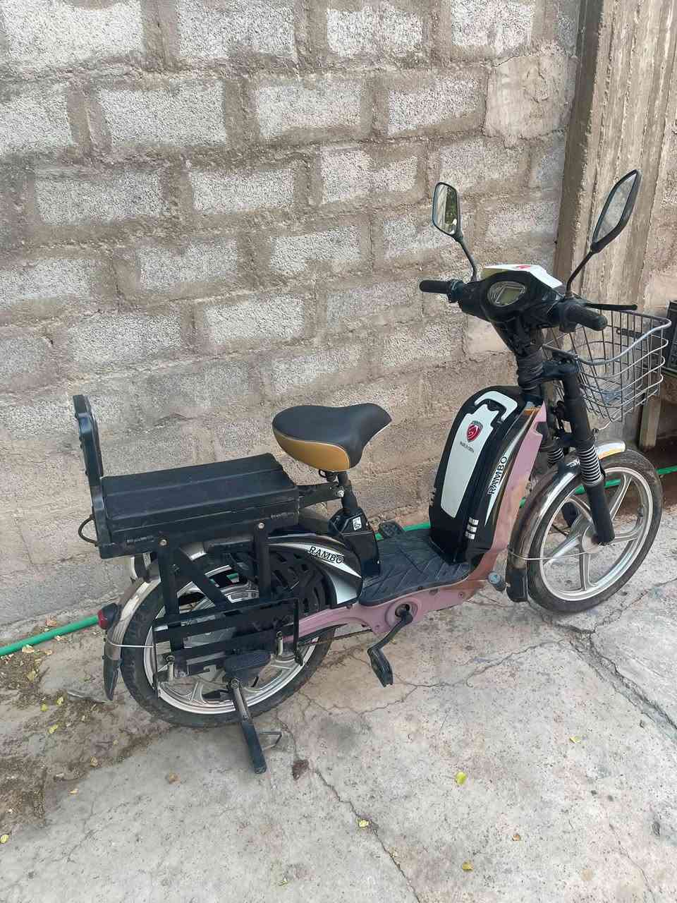 ب٥٠٠ شرط بعدهة جديدة خمس بطاريات جدد شادهن شهر الرابع اشتريتهة ب٧٥٠ الف الله شاهد تلفوني *********** بي واتس للي يحب يستفسر مكاني بغداد
