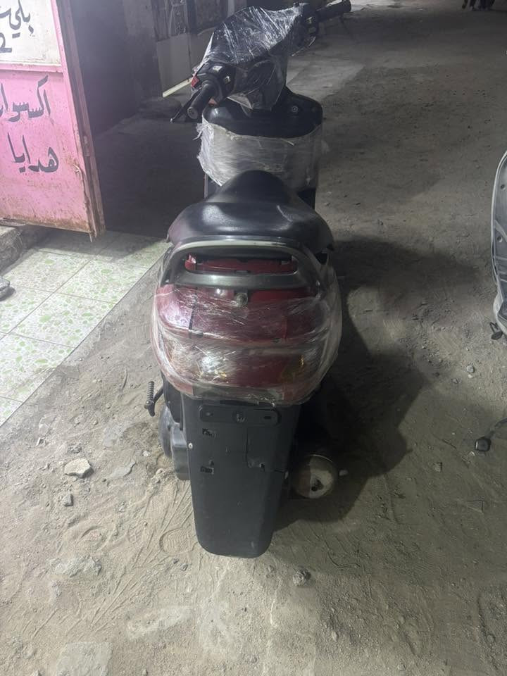 السلام عليكم دراجه فراشه للبيع الدراجه نضيفه كلشي كامل من كهربائيات هورن سلف اشارات بك لايت الدراجه تشتغل نكره سلف مكاني الموفقيه 

السعر 300
واتساب فقط 
***********
