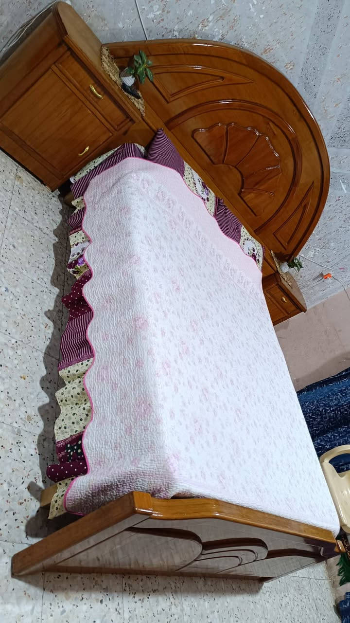غرفه تسكام صاج داخل وخارج ام السته طابقين ظهر جرجوبه صاج بورمي نقش ودنگ 6ملم داخل وخارج مابيه اي ضرر النوع الثقيل السعر مليون و100 وبيه مجال مكاني محاويل للاتصال ع الرقم ***********
