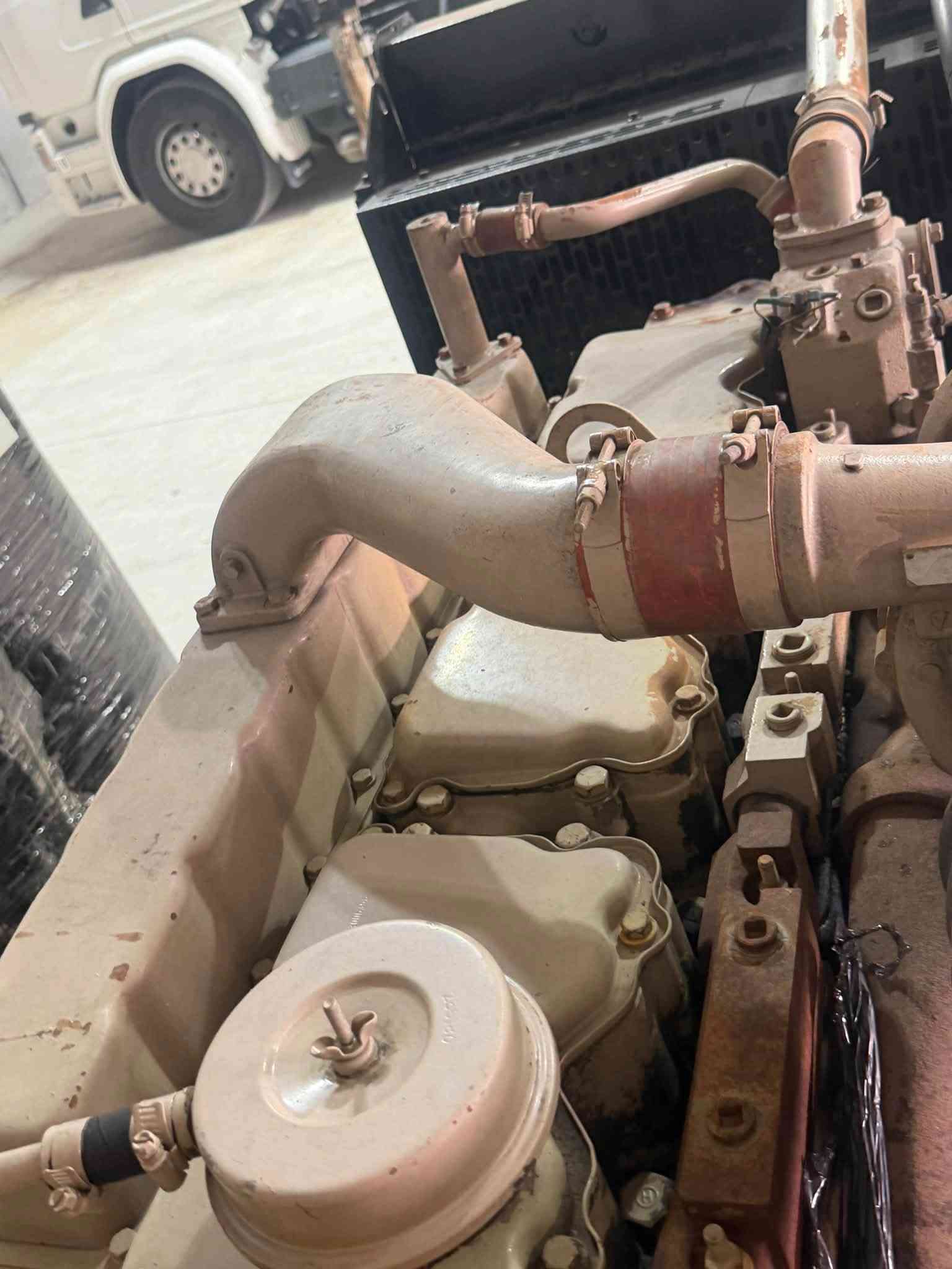 كمنز حجم 5.5 انجكتر عادي
كمشفت جبار راس توليد ستامفورد
375kva اوربي غير مستعمل بلعراق بلادي 
شاشة اوتو عنوان كركوك يوجد توصيل 🚚 ***********
