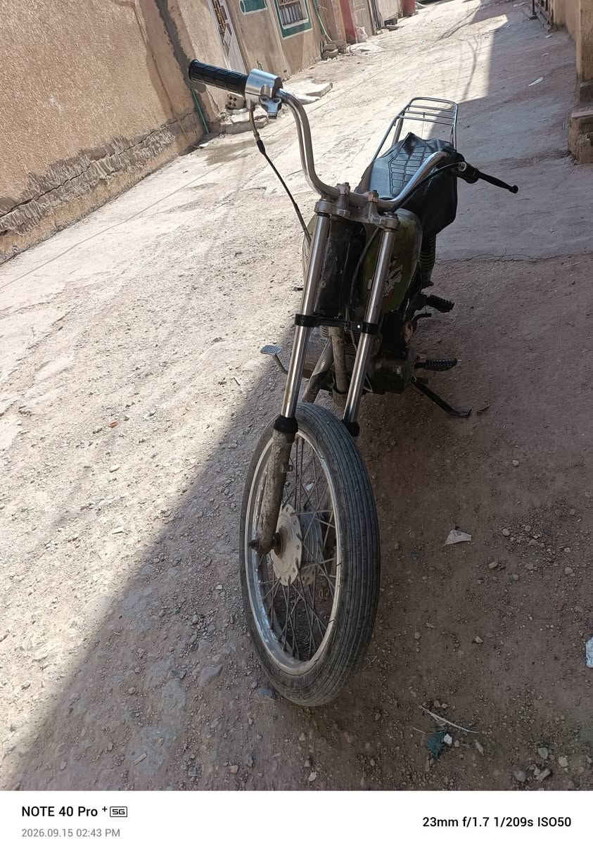 السلام عليكم دراجه للبيع 4 قير شاصيها مال احمد شهاب اوراقها ضايعه ثلاث نجوم شاصي  سعر 150 رقم الهاتف‏‪***********‬‏

نص مكتوب في الصور:
- NOTE 40 Pro+ 5G 2026.09.15 02:43 PM 23mm f/1.7 1/135s ISO50
- NOTE 40 Pro + 5G 2026.09.15 02:43 PM 23mm f/1.7 1/209s ISO50
- NOTE 40 Pro + 5G
- 2026.09.15 02:43 PM
- 23mm f/1.7 1/101s ISO50