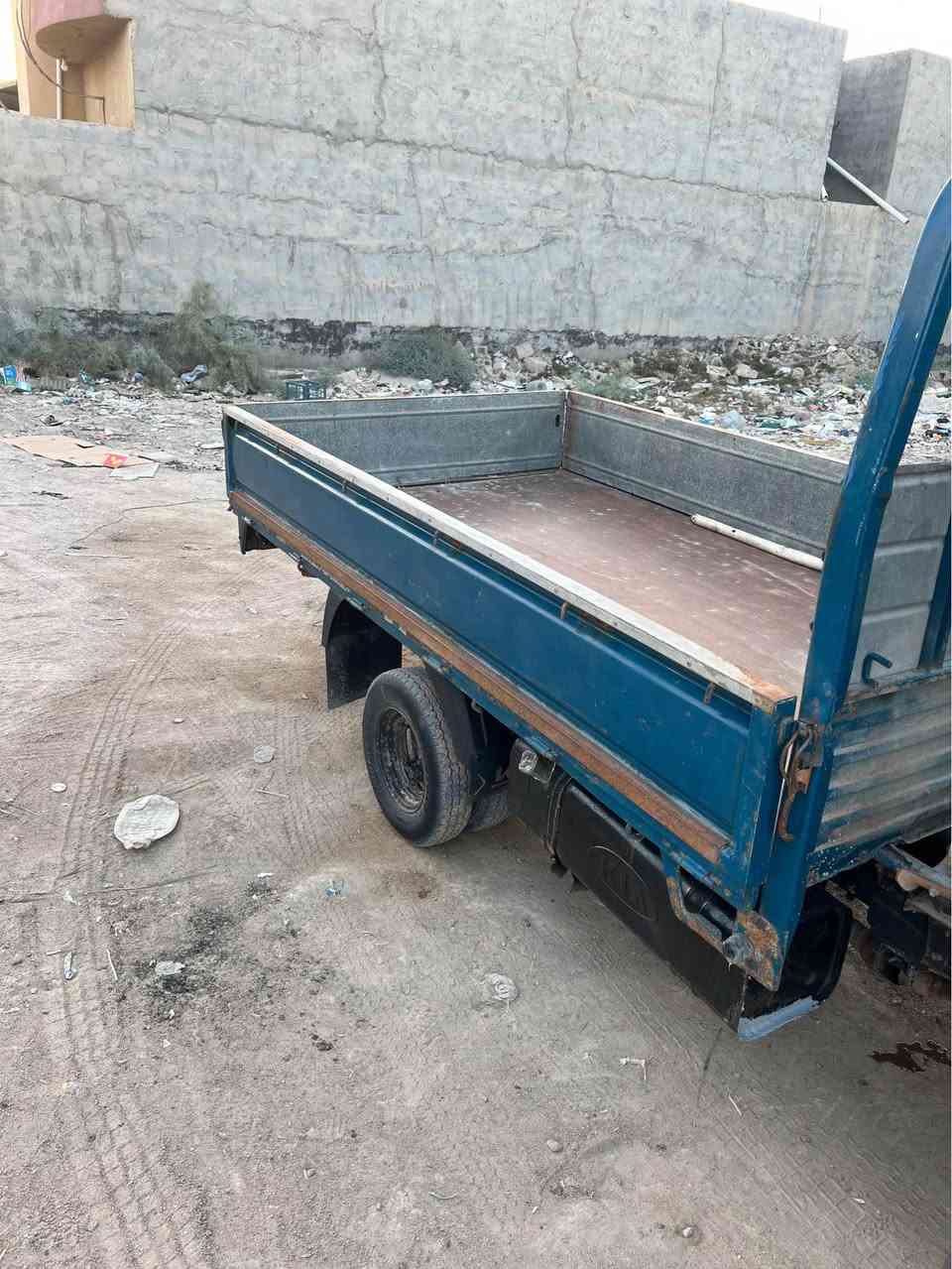 سلام. عليكم. كية فنتيرة حمل مديل93 سنوية باسمي سيارة جاهزة كير محرك نضيف. شاصي مكفول سعرها40 وبيها مجال. اي ستفسار*********** البصرة, العراق
