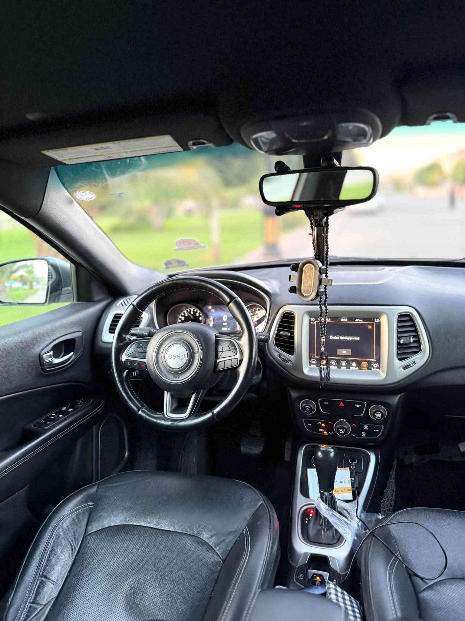 Jeep compass 2021 
یادی ٨٠ ساڵەیە بەس بۆنیت بۆیاخە بەبێ ناو گرتن تازە سیرڤسی کامل کراوە یەک دینار مەسرەفی تیا نیە شاشە گەورەیە کوشن جلدە بەسمەیە  ئۆتۆ ستار ستۆپ زۆر مواسە فاتی تر 
سۆنەرم داناوە لەگەل رەقەم شانسی 
3C4NJDEB9MT592933
سعر /١٣٤ مامەڵەیەکی زۆر کەم 
ژم/*********** 
ژم/*********** السليمانية, العراق
