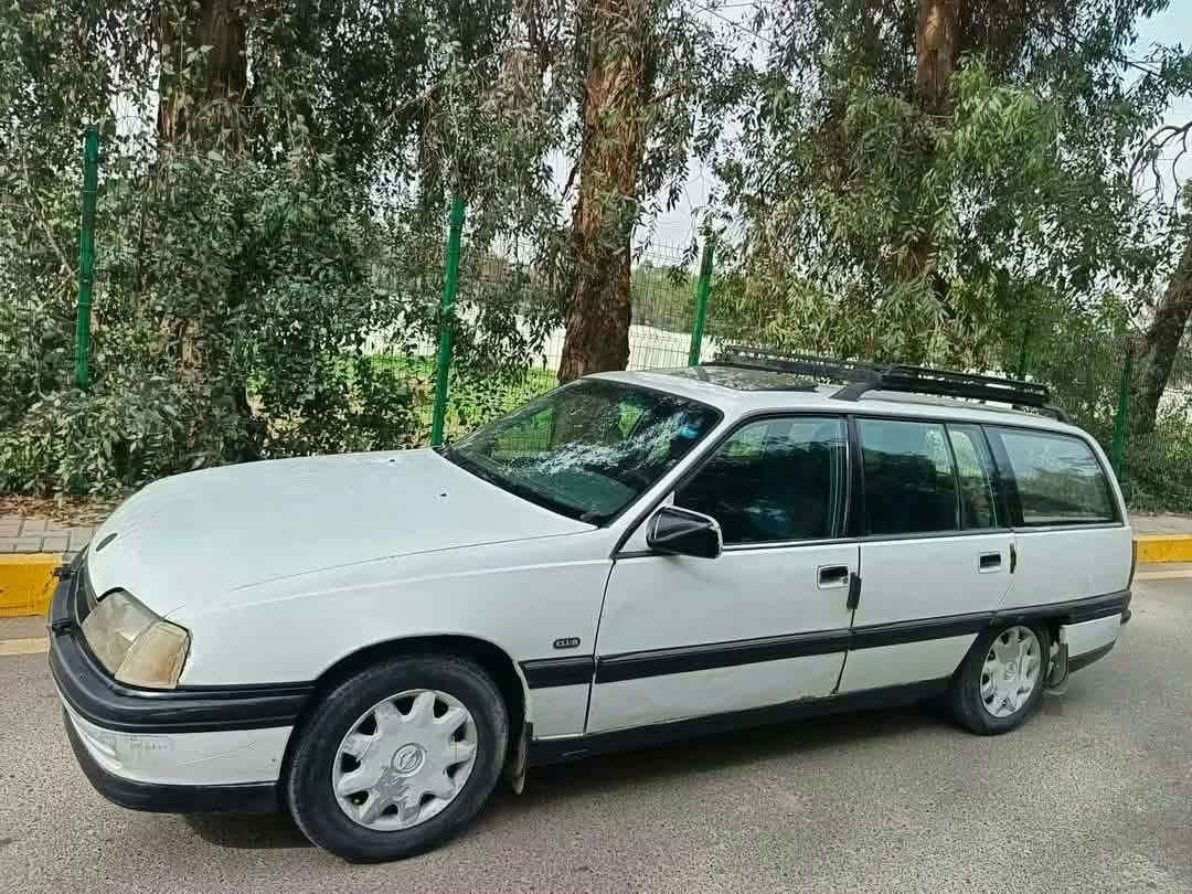 اوميكا ١٩٩٢ • محرك ٢٫٠ • رقم صلاح الدين