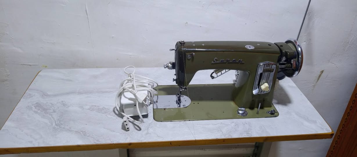 سلام عليكم مكينه خياطه البيع سعر100 وبيه مجال رقم ***********
