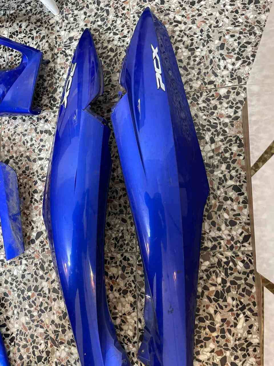 كفرات بيسي اكس جيل اول اصليات يابانيات كفالة نضافه ٩٠ بلميه نقص بس تريشه يم الستاند مكسورة نص بس فقط سعر ٢٠٠ وبيهن مجال عنواني بغداد جديدة ***********
