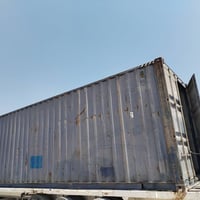حاويه • للبيع • مجال قليل