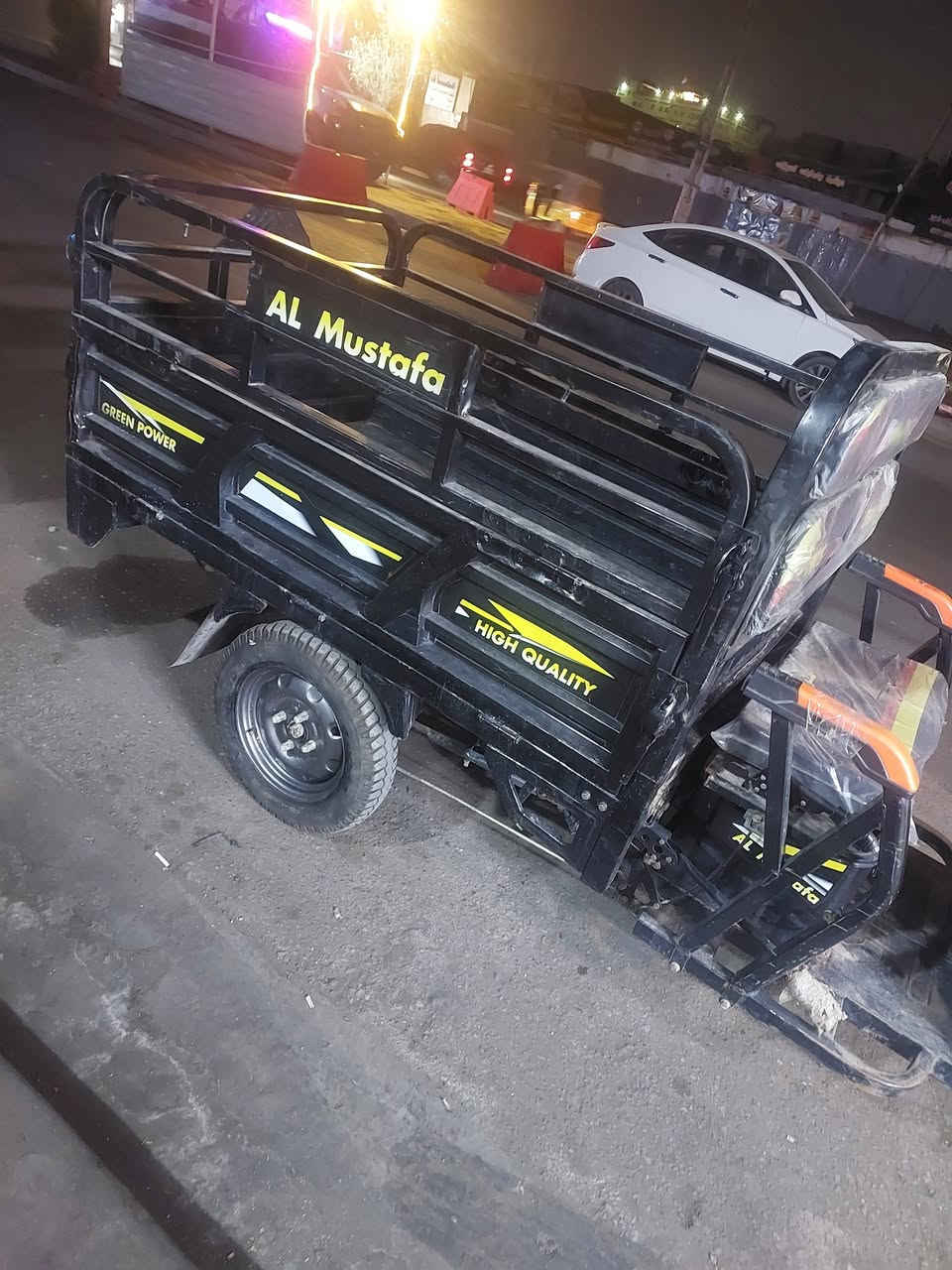 للبيع الحجم الكبير مابيه اي نقص موديل 2023 سعر 950 وبيه مجال بصيط سكن بغداد متواجد خاص او هاذه رقمي تحياتي ***********
