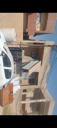بيت للبيع المساحه ٢٠٠ متر طابقين وأربع غرف نوم حمامات عدد ثنين ومطابخ ...