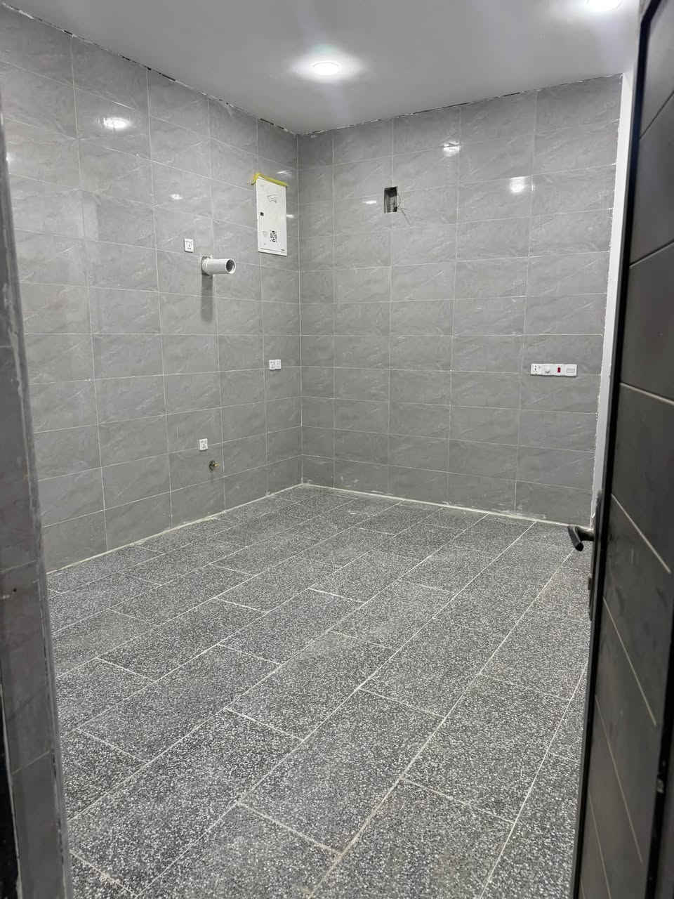 شارع مطار بغداد • ١٥٠م • غرفتين