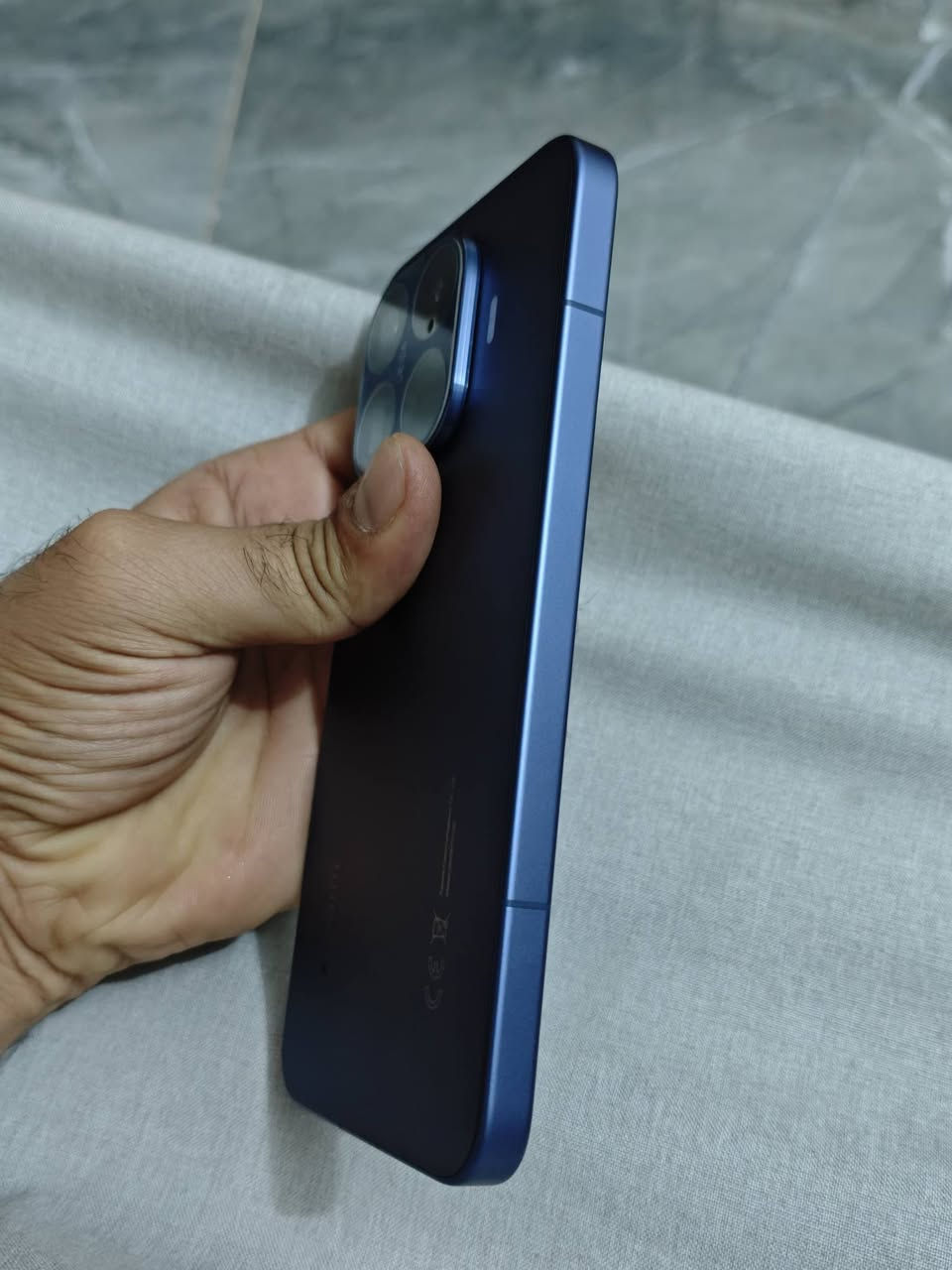 السلام عليكم
Xiaomi 17T pro  
ذاكرة 512 كيكا بايت 
رام 16 كيكا مع إضافة 12 كيكا زيادة
معالج Dimensity 9500 بتقنية 3 نانو ميتر 
/شاشة اموليد بتردد 144 هيرتز /
حجم الشاشة 6.83 بدقة 1.5k
الكاميرات // ثلاثية 50MP Leica
+ رئيسية 50MP+OIS بيرسكوب
+ واسعة 12MP +5x
 الكاميرا الامامية //32MP
///البطارية 🔋 7000mAh
بقدرة 100W 
وشحن لاسلكي 50W
علمآ صحة البطارية 100
عدد دورات الشحن 38 دورة فقط
ملاحظة /// الجهاز مكفول حتة من شخط //
السعر 975 وبي مجال بسيط فقط
العنوان بابل / قضاء القاسم 
***********
