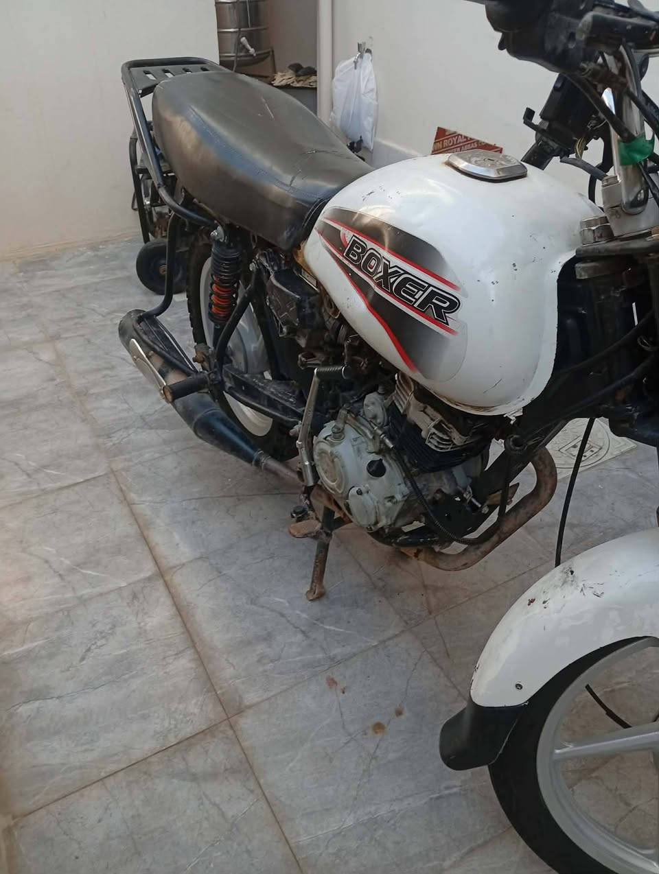 بوكسر أربعة گير مكينة عاطلة للبيع أو مراوس بجني ***********
