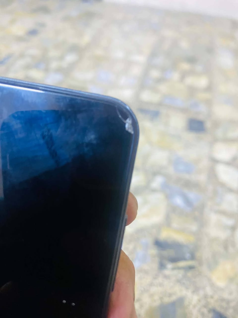 سلام عليكم موبايل Device name A56جهاز جديد ما صارله هواي من اخذته بس وكع من وبي فطر صغير حته مابين صغير كلش جهاز كلش نضيف عارضه 110وبي مجال خاص موجود رقمي ***********عنوان بغداد
