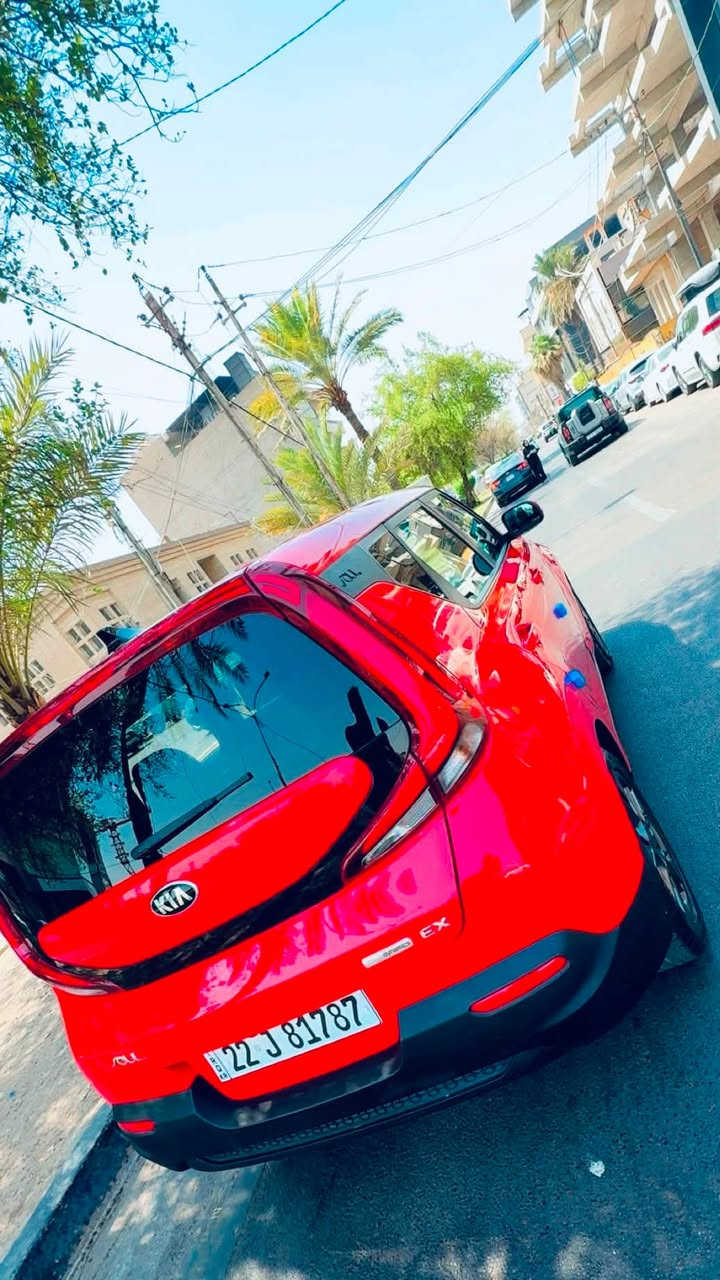 السلام عليكم
للبيع فقط 
سول موديل 2021 
رقم أربيل تحويل مباشر 
المواصفات مثل مموضح بالصور 
مكينة 2000 
سلايت 
شاشة جبيرة 
السيارة بدون اي نقص دينار متصرف عليها 
ماشية السيارة 36 الف 
صور الحادث مرفوقه بالمنشور 
للاستفسار *********** علي 
العنوان بغداد - الغدير
السعر المطلوب ١٣٠ ورقة وبيها مجال للشراي 
صبغ جاملغ امامي + حافه البنيد + الدعامية الامامية

