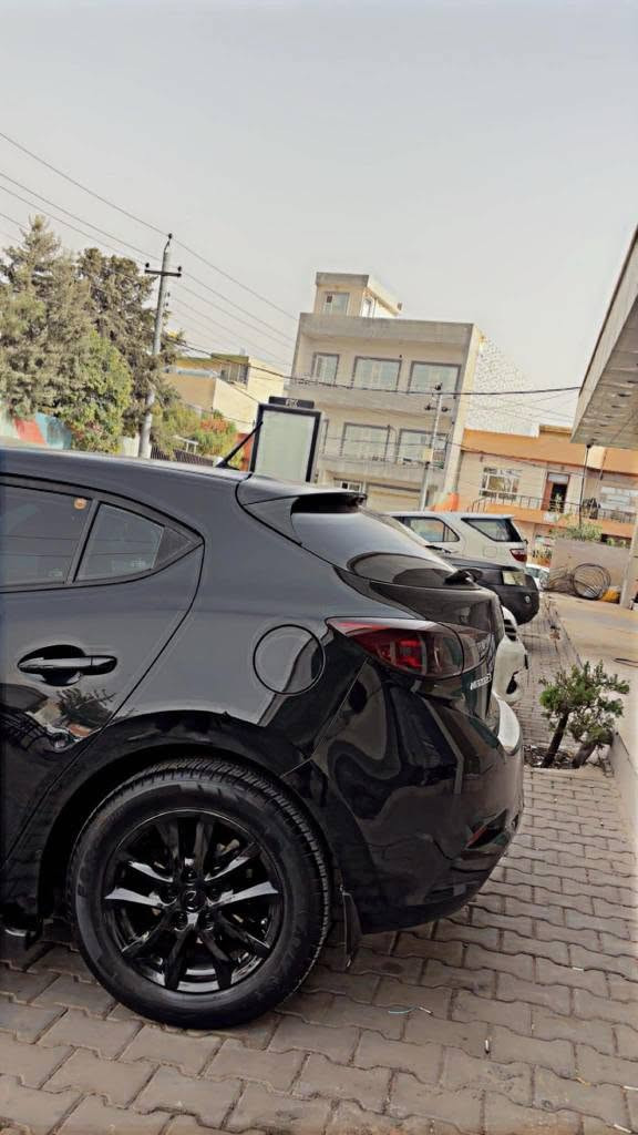 مازدای ٣ ٢٠١٧ هاچباک گێر عادی
وارد ئەمریکی  
پارچەیەک و دوو پەڵە بۆیاخ   دوو پەنجە Pdr 
ڕەشی میتاڵیک
مواسەفات:
سوکان ڤۆلیۆم 
تحدید سرعە
بەسمە 
برێک بەسمە
ماوس 
شاشە 
کامێرە 
٧ مکەبەرە 
دوگمەی تراکشن
حاسەی تایە
ئۆتۆ ستارت ستۆپ
٢٠٩ هەزار ڕۆشتوە گێر و مەکینە بە شەرت ئێرباگی نەتەقیوە
نرخی 100گەڵاو مامەڵە
  (***********) شوێن سلێمانی السليمانية, العراق
