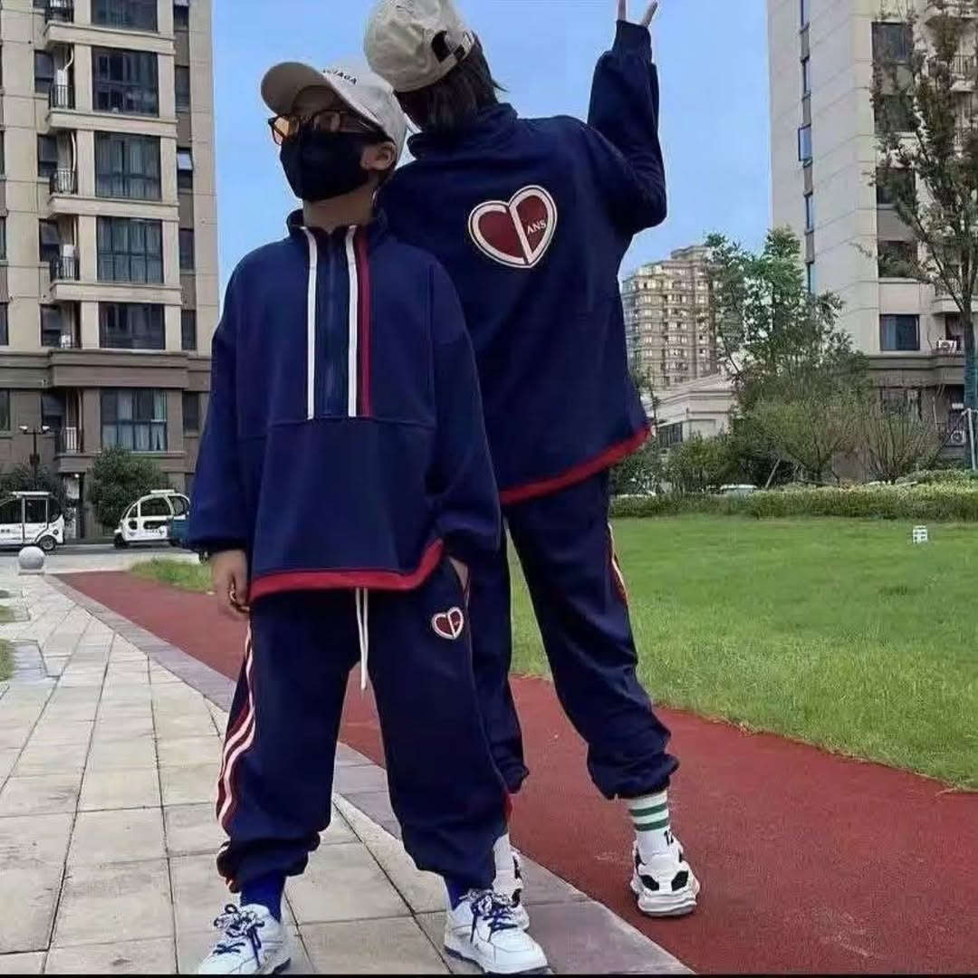 توفرر  داخل مجمع عالم باربي  سعر  9 💙🙂 
  تراك ولادي  بناتي 
خامه درجه أولئ 
 
 .القياس/ من 8 9 10 11 12 13 15  سنه 🛑  منشاء 🇹🇷 
توفر داخل 👇
 مجمع. عالم باربي . 

👇 
عنوان الناصريه سوق شيوخ 

./ سوك مزكوف/. قرب سوك ذهب./ مقبيل علي نزار /. المكائن خياطه / . قرب. عبد علي. ركن 

يوجد توصيل 🚕👈👇
***********
*********** 
ام ياره ***********
رقم  واتساب فقط
 
رابط كروب وتساب👇 https://chat.whatsapp.com/GsFJPuaEGIw1RCqnBeVjqX?s=cl&p=a&ilr=0 

 
 
 
تنويه: ليس لدينا أي فرع آخر 🚫
للحجز والتواصل:
 • مراسلة الصفحة
 • أو على رقم الواتساب 

يوجد توصيل  محافظات العراق 🛵⁩

نص مكتوب في الصور:
- Autummer
- 春秋时尚搭配BI备~
- 运动休闲亲子套装