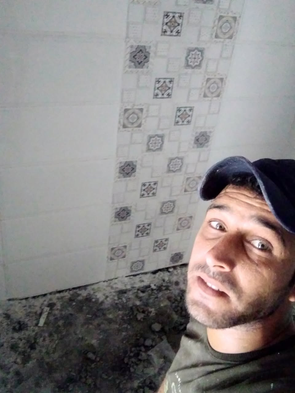 سيراميك جداري • تغليف درج مرمر • متفرغ
