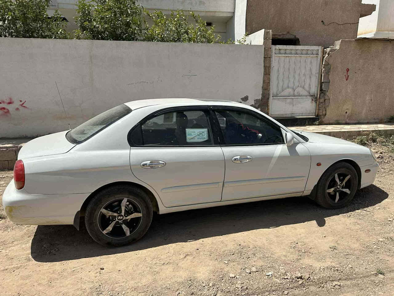 سوناتا 2001 محرك 6 سلندر 2700 كير أوتو ترايك شرط 160 مصبوغة حزام جمالية السيارة بدون اي ضربة شرط شواصي والتكم لغود كله مكفول رقم ديالى دولي مداور ثاني يوم مكاني الخالص سعر 58 وكلشي اكو بالسوك هذا الرقم خابر وتدلل ***********
