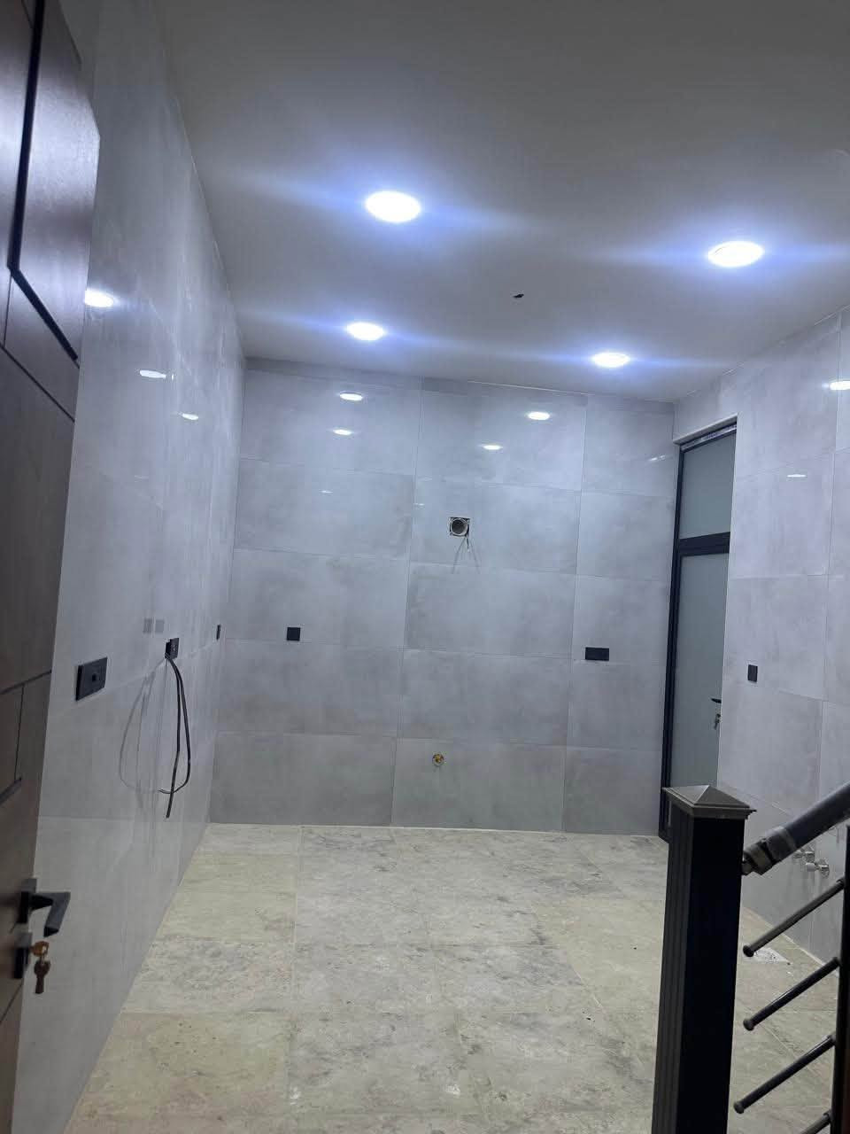 🏠 مشتمل حديث للبيع
📍 حي القاهرة / الضباط
مقابل مول القاهرة – الفرع الثاني

📐 المساحة: 44.5 م²
↔️ الواجهة: 5 م
🏗️ بناء حديث (2026)

🔹 غرفتا نوم
🔹 صالة
🔹 مطبخ
🔹 حمام

📞 ***********
📩 مراسلة الصفحة متاحة

✨ فرصة مناسبة للسكن وبسعر منافس.
