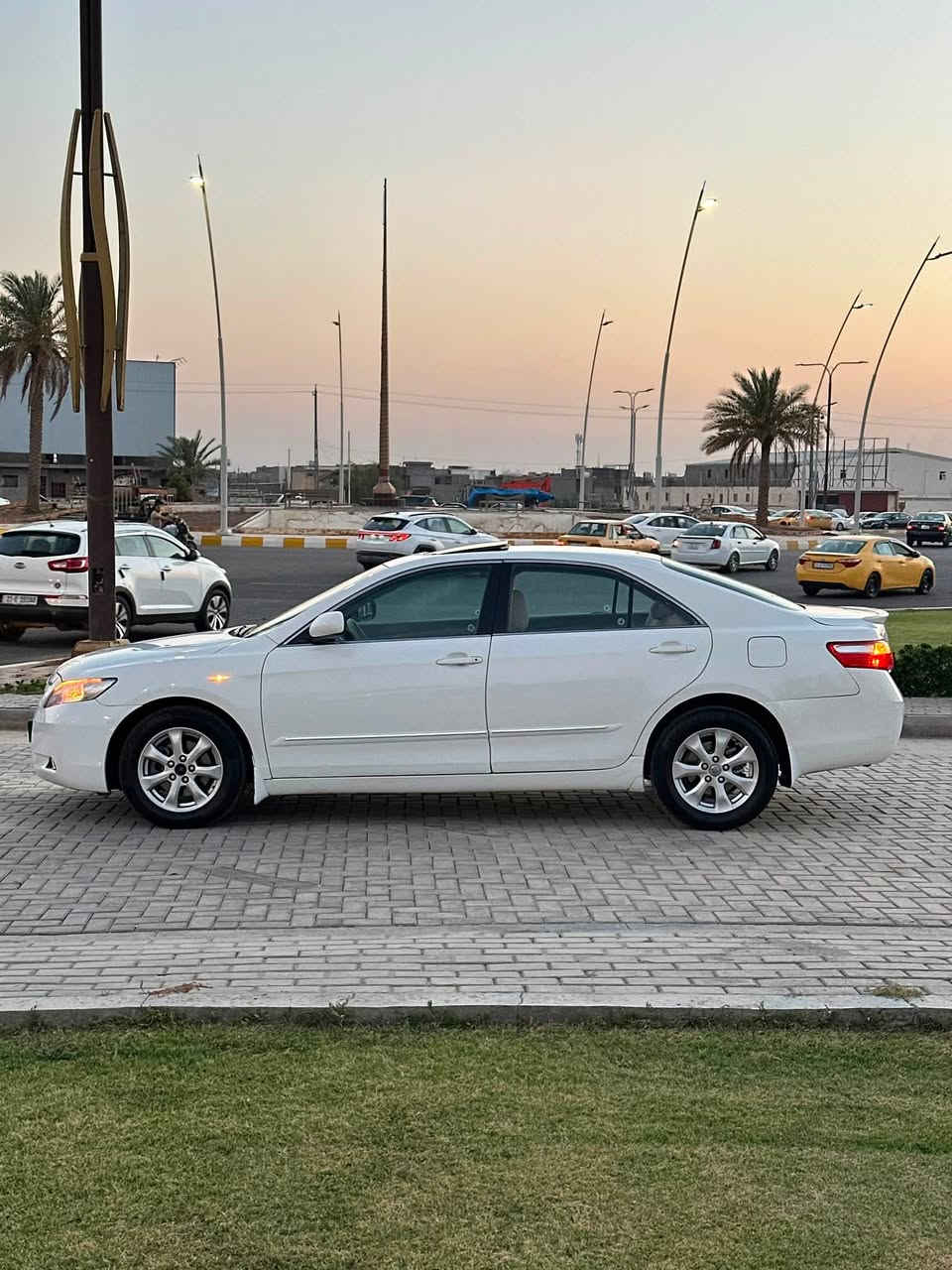 السلام عليكم
مكلف بالنشر اخوان 
للبيع فقط كامري موديل 2007 خليجي GLX سعودي فول مواصفات رقم بغداد تحويل شرط مكينه 2400 يعني4 سلندر كير كهربائيات حداديه تبريد تايرات منظومه بانزين جاهزه سياره نضيفه جداً مال بيت وقليل استخدمه  ماشيه 200كم حقيقي  بيه  قطعتين صبغ جاملغ امامي وجاملغ خلفي بدون حادث اثر شخوط ونصبغو والباقي مكفول من العيب الشرعي وين متريد تفحص افحص مواصفاته فتحه سقف -تبريد قطعتين -تحكم ستيرن-شاشه وكامره -كروز سرعه -داخل صاج -كشن كهرباء3 طكات  منضومه زنون كامله سياره جداً جداً نضيفة السعر 103 وبيه مجال بسيط والشراي والجاد يتصل ع الارقام ماراوس ولا اقساط ولا بوعده نقد فقط مكان السياره الانبار الفلوجة 
***********
***********

