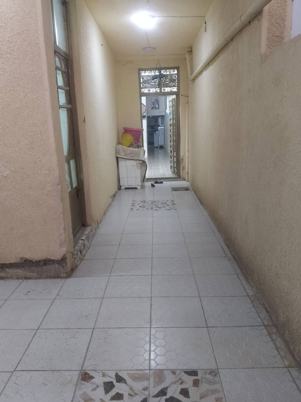 🏠 بيت للبيع – منطقة الكرغولية / البانزيخانه
السلام عليكم ورحمة الله وبركاته
بيت للبيع بمساحة 125 متر، جاهز للسكن وما بي أي نقص، موقعه مميز ومرتب، بيت ركن ووجه على الشارع ويبعد عن الشارع الرئيسي تقريباً 200 متر.
📍 الموقع: منطقة الكرغولية – البانزيخانه
📜 سند 25 + قرار محكمة
💧⚡ متوفر ماء وكهرباء
🏠 البيت قاط ونص ويتكون من: • استقبال
• صالة
• مطبخ حار وبارد
• بالطابق العلوي غرفة وصالة
💰 السعر والتفاصيل: عند الاتصال.
📞 للاستفسار: ***********
