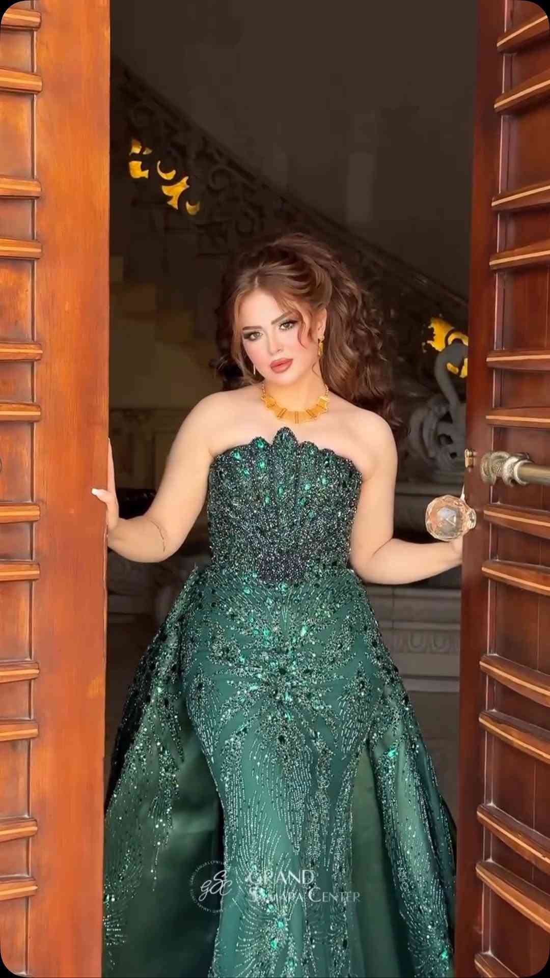 #متوفر أجعلي من أناقتكِ عنوان.. كل ما يتعلق ب الأناقة والموضة وعالم الأزياء...
سـر👛لأناقـه👛 👗أزياء ريماس للعرائس لبيع  وتأجير بدلات الزفاف والمهر والخطوبة والحنه وفساتين السهرة 💃🏻💃🏻💃🏻
أرقى الموديلات 🇹🇷🇹🇷وأحدثها 🇹🇷🇹🇷تجدوها لدينا... 
للحجز والأستفسار ؟ يرجى إرسال رسالة ✉  ع الخاص او تلفون محل علي🎀 { ***********}🎀 ... علماً إنه تتوفر لدينا خدمة توصيل🚕الى كافة مناطق البصرة  ومحافظات العراق كافه🚕🛍🛍🛍🚕... العنوان البصره سوق الجمهوريه
💫🎀💫كوني متميزة ب إطلالتك فقط 💫🎀💫 مع أزياء ريماس للعرائس لبيع وتأجير بدلات الزفاف والمهر والخطوبة والحنه وفساتين  السهرة 👗👗👗#اكلبسور #البصره #متوفر #جمال
