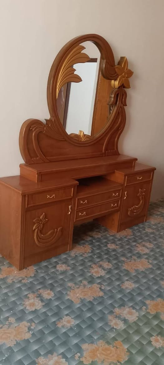 غرفة أخشاب شغل يد مرتب وحلو 🌹
السعر مليون ونص وقابل للتفاوض بيها مجال للجادين 🤝
اللي مهتم يراسلني خاص والبيع للجاد فقط 

العنوان بابل شارع 80 مدينه العاب ارض بابل  ‏‪***********‬‏
