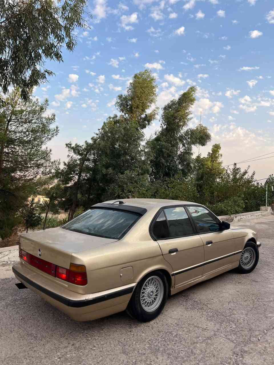 بي ام دبليو 525 • جير عادي • تايرات جديدة