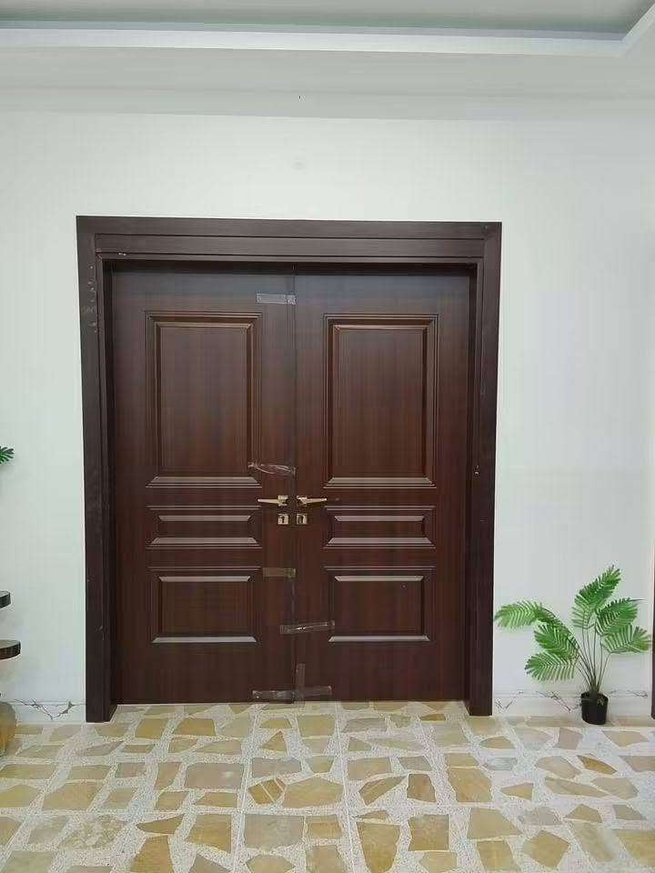 اسلام عليكم جميع البواب متوفره صيني تركي عراقي وابواب القاصه وجميع الموديلات والقياسات لتحتار بس دز الموديل والقياس يوصلك الباب بيتك ونشده كامل تستلم مفتاح وبسعار تنافسيه جمله مفرد يوجد خصومات لصحاب البنايات للتواصل عبر الخط *********** او مراسله واتساب

نص مكتوب في الصور:
- NEW DOOR
