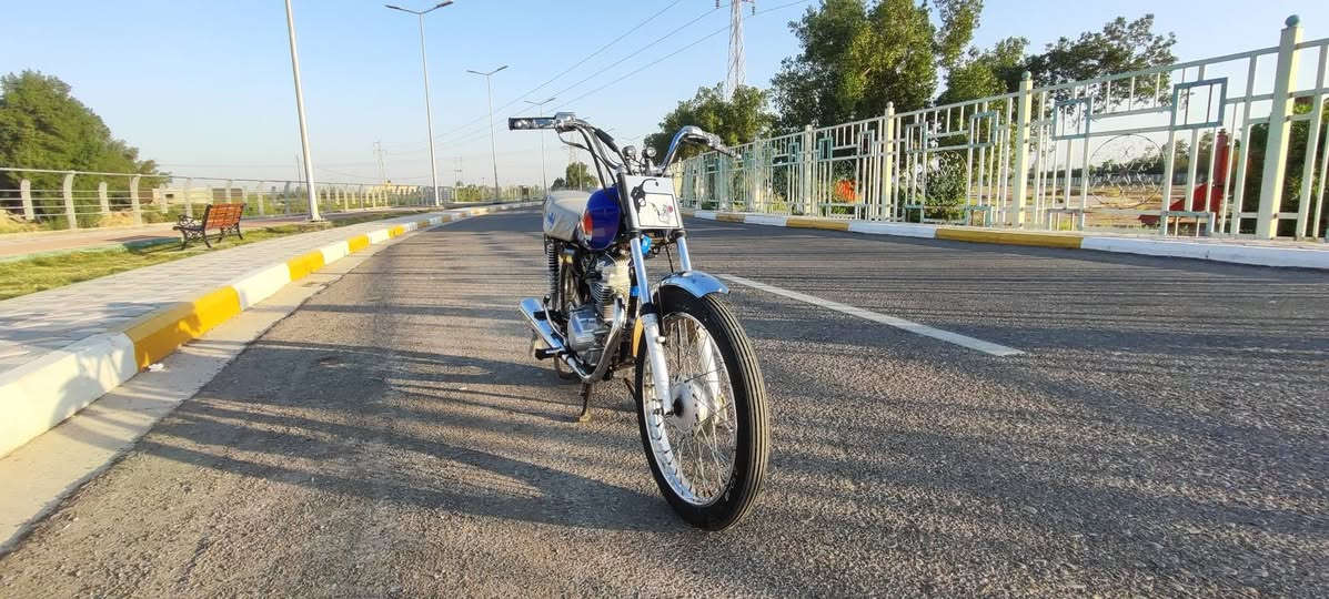 سلام عليكم دراجه للبيع نامه اف اس (امتياز) مكينه مامفتوحه  مكفوله لاتبخير ولاتنقيص الشاصي مكفول الدراجه خير من الله شلىعه ومعدل فول 2020 طالعه بل 2023 رقم وسنويه   
السعر خاص او تصل ***********

