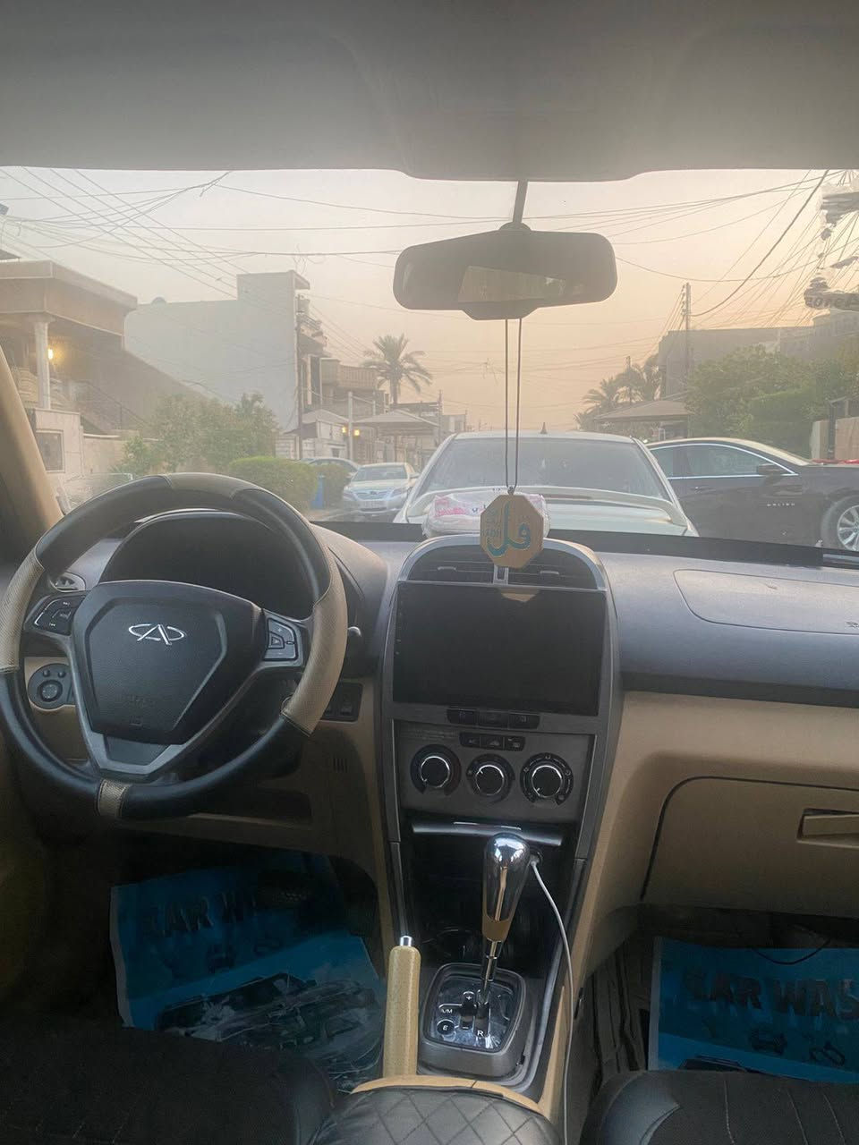 السلام وعليكم اخوان من رخصت مدير الكروب تيكو موديل ٢٠١٣ كير محرك تخم تاير تبريد شاشه باتري كله نظيف مكان السياره العامريه شارع المظيف السعر ٥٢ بها مجال حك الحيه السياره بيها قطعتين صبغ بدون دواخل السياره باسمي هاتف ***********

