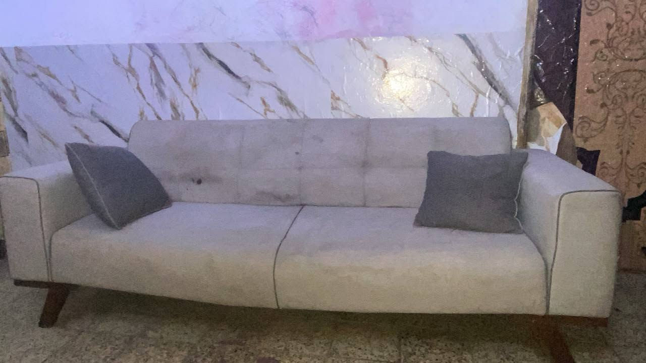 قنفات خمس قطع ميه وخمسين وجربايه تخته نفر السعر عشرين***********
