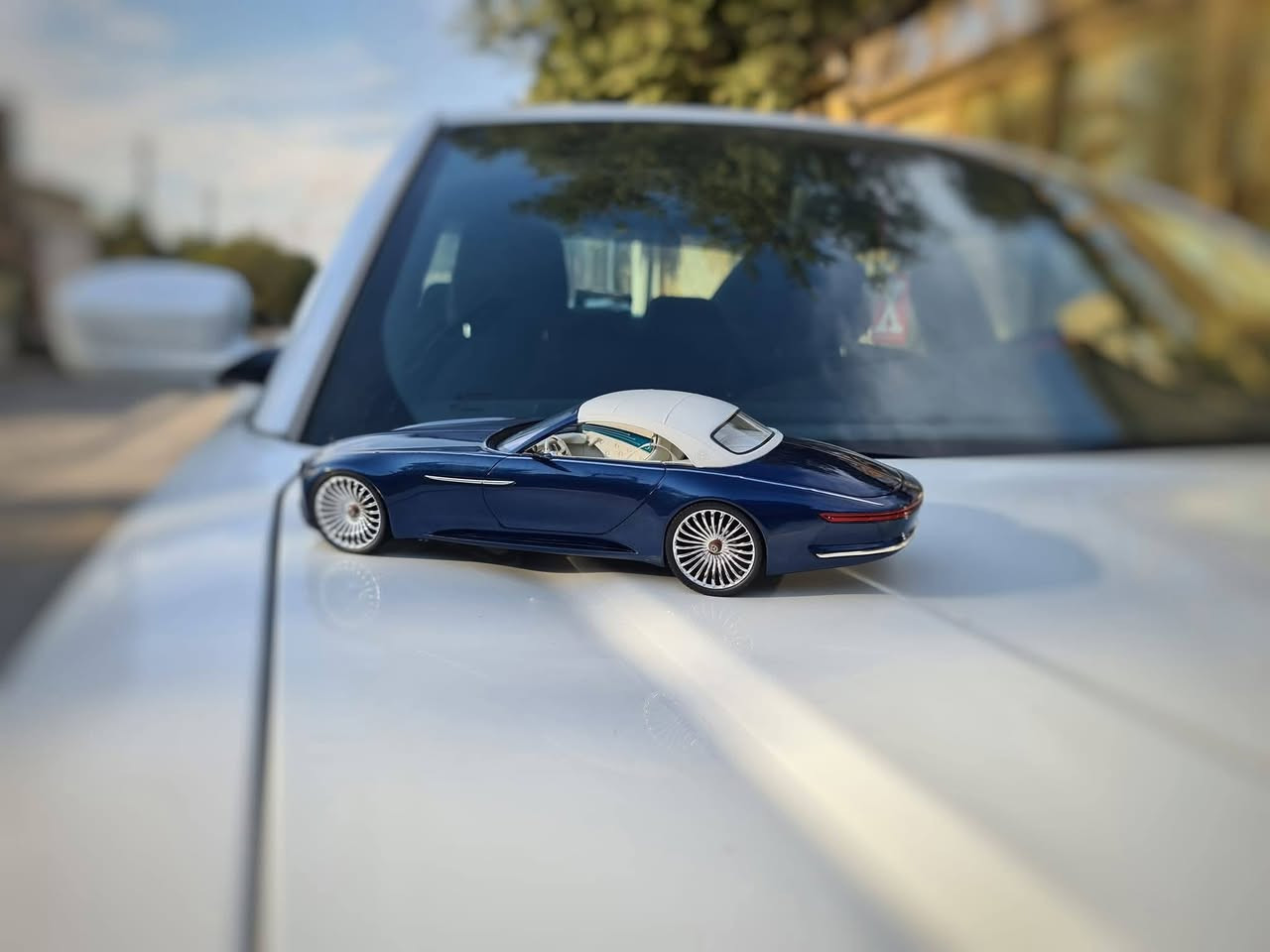 السلام عليكم للبيع
mercedes . maybach . 18
 $ المعدن ريزينك  
من العملاقة شوكو السيارة بدون مرايات مكاني بغداد يوجد توصيل لجميع المحافظات 
***********
