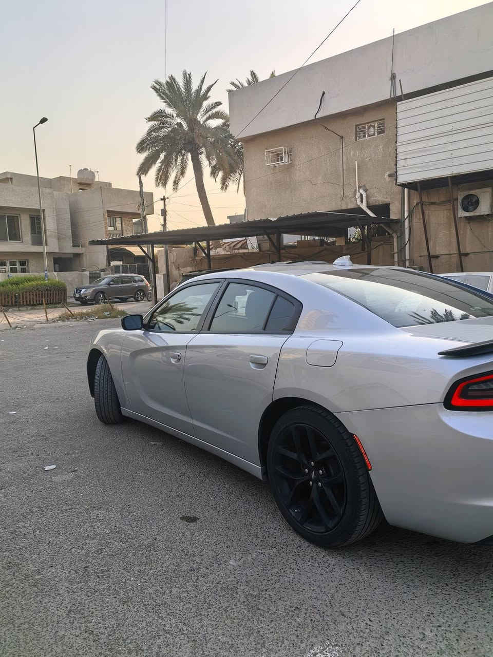 سلام عليكم جارجر 2023 وارد أمريكي محرك V6 لون رصاصي 
مواصفات:
كشنات حضن قماش
شاشة كبيرة و شاشة عداد 
ABS
مانع انزلاق
ضوة امامي LED و ضوة خلفي LED
كشاف ضباب
لد نهاري
ويلات حجم 20
و السيارة نضيفة رقم التواصل *********** السعر 235 وقابل للتفاوض
