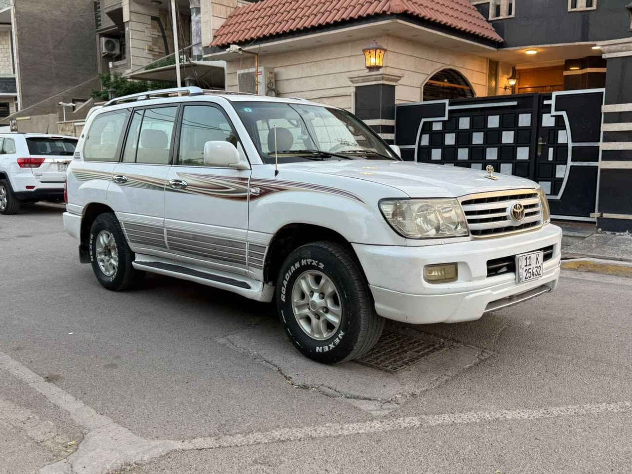 لاندكروزر • ٢٠٠٠ • رقم بغداد