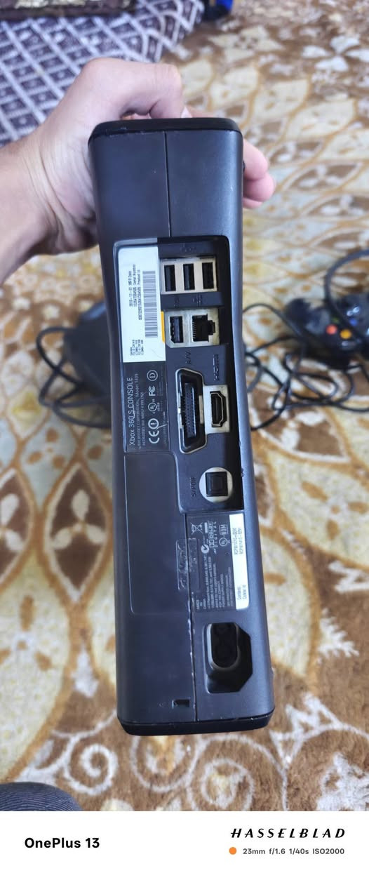 سلام عليكم جهاز سوني اكس بوكس 360 للبيع كامل ملحقاته جهاز جديد شرط  مال بيت  السعر 110 بي مجال رقمي بي واتساب ***********
