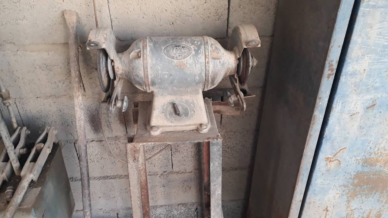 للبيع