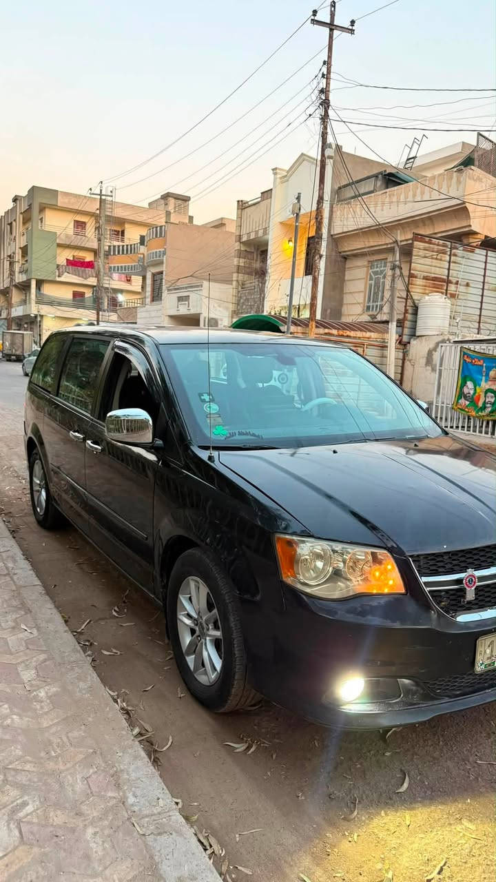 للبيع دوج كرفان ✅
2013 وارد امريكي حادثها جاملغ وبنيد بدون دواخل شواصي لغود كفاله 
مواصفات بيبان ميكانيك جام كهرباء تبريد ثلاث قطع فرس متصل كشنات بلع  كشن السايق كهرباء تشغيل عن بعد كير مكينه تبريد خير من الله مكينه 3600 
رقم بغداد الدولي بسمي تحويل ثاني يوم 
سيارة جاهزة من كلشي  واحلا من الصور 
مكان السيارة بغداد الجديدة 
السعر 122
وبيها مجال للاستفسار 
***********
