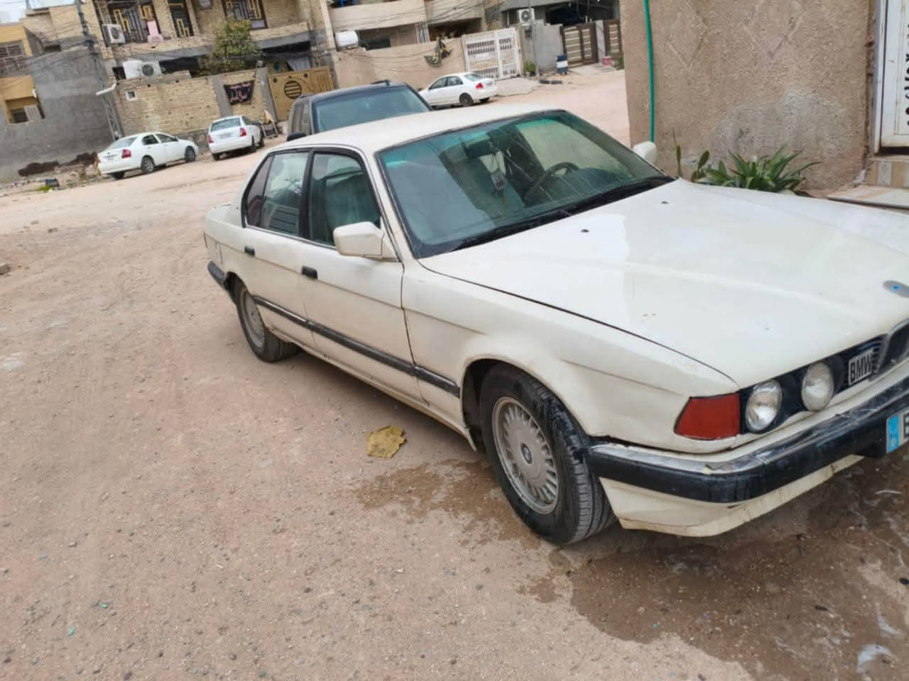 السلام عليكم بي ام 730 رقم بابل كبل عقد مروري هزه جديده مكينه جديده بس الكير ما اعرف شنو بي خلل كهربائي سياره جاهزه مكينه وتخم تاير باتري كلهن جدد عنوان كربلاء كنطره السلام *********** بي واتساب سعر 26 وبيه مجال
