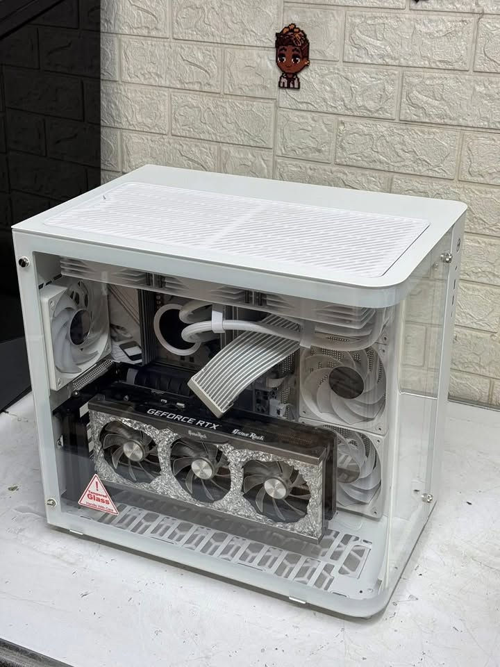 عندي كارت شاشه تقريبا صارله سنه
Rtx palit game rock 3070ti
 واستعمال قليل كارتونه وحتى الجيس ماله بعدهن لكن اريد احدث التجميعة قيمو بالي يرضي الله وللتواصل *********** واتساب
