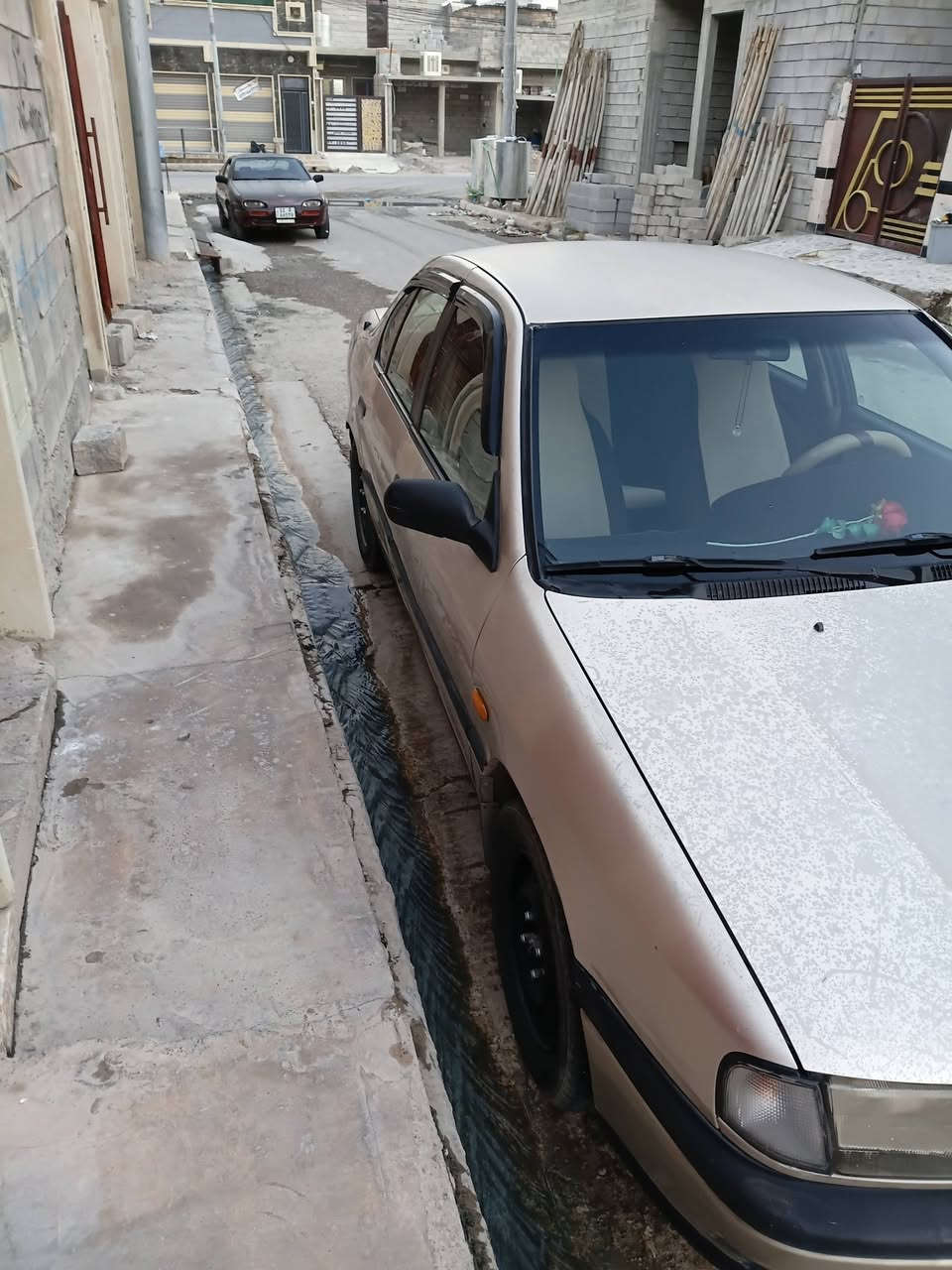 نيسان بريمير.  سياره حيل نضيفه محرك ١٦ مكينه جديده سياره وضع شركة السعر ٤٢  الرقم ***********
