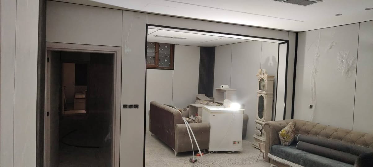 سەنی لاکشمیبای
گێر عادی دەرگای سایەقی گۆڕاوە
وردەی پێوەیە 
سەنەوی تا 2027 بەناوی خۆمەوەیە
*********** السليمانية, العراق
