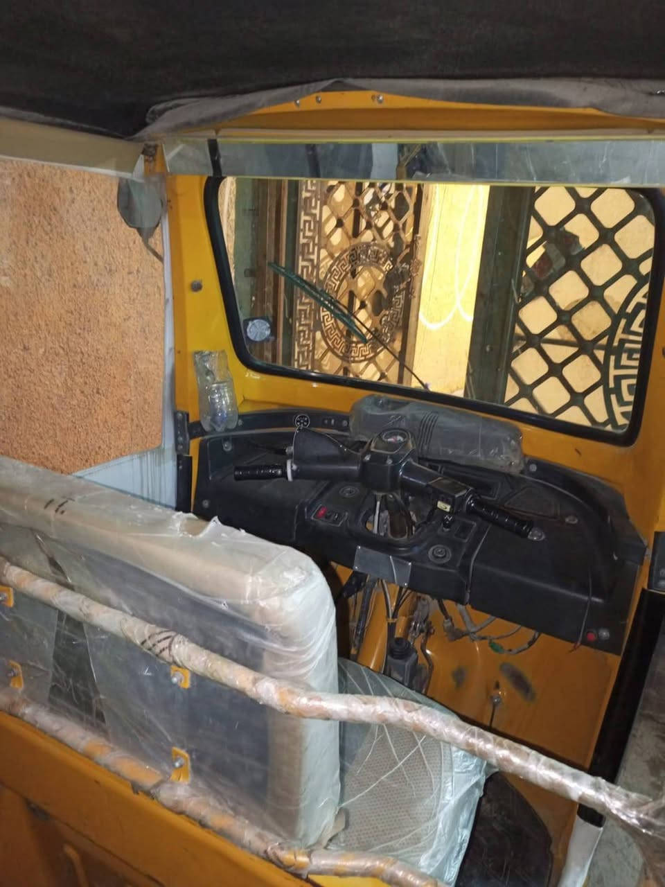 السلام عليكم شباب تكتك للبيع موديل 20 نازلة ب21 التكتك كفالة عامة سنوية وارقام انكليزي تحويل ثاني يوم مكفولة من الضربة والصبغ مكاني بغداد مدينة الصدر ***********
السعر ب6ملاين وبيها مجال حك الجية
