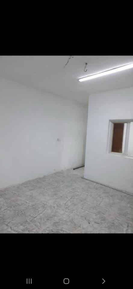 بيت طابق ثاني لل ايجار نظام شقة يحتوي على مطبخ غرفتين نوم  وهول وصحيات مشترك يحتوي على ماطور ماء سخان تانگي مفرغة هواء 
العنوان حي العامل شارع ٧ نيسان مقابيل حلويات الحسناوي 
للتواصل 
غير متواجد على الفيس
متواجد واتساب

رقم الهاتف ***********
