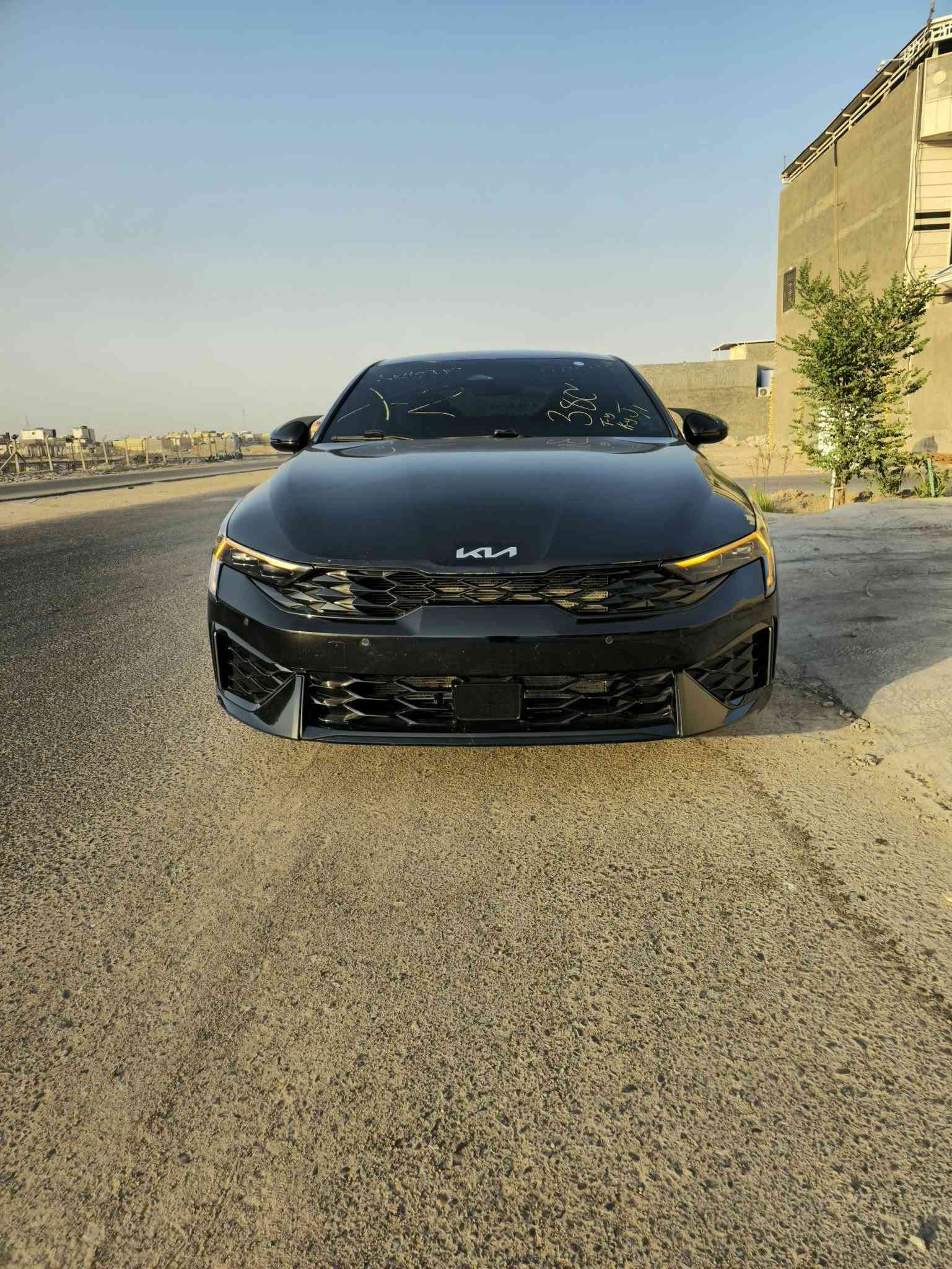 السلام عليكم كي فايف مديل ٢٥ وارد أمريكي دخول جديد شهداء بصرة باسمنه حادثها خفيف يعني صطحي جاملغ بارد بنيد بدلته أصلي نفس الون  السيارة كفاله من الصبغ رقم التليفون ***********   رادارات أماميه حساسات أماميه حساسات خلفيه رادار جانبي رادار خلفي تحديد خروج عن المسار شاشه تبريد ومسجل دمج متغير
