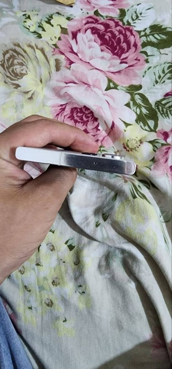 السلام عليكم S23لترا جهاز زلغ واحد مابيه مكفول كفاله عامه
ذاكره 256 جهاز نضيف جداً مراوس بايفون فقط الاستفسار *********** خاص موجود
