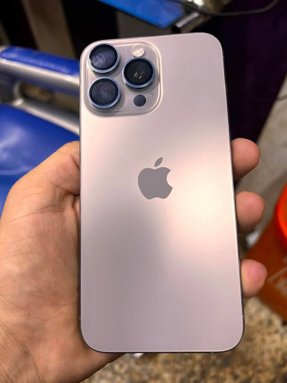 جهاز يفون 15بروه ماكس شرق وصط جهاز نضيف كلشي ما مبدل بيه لي حب يستفسر هاذ رقمي ***********
