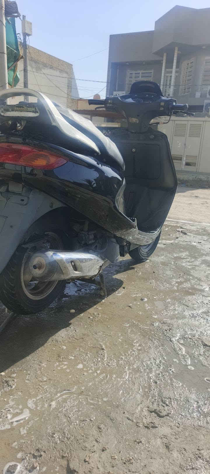 (السلام عليكم) تراجه فراشة للبيع التراجه كفاله عامه وشلعه خير من الله صارله 3 اشهر من اخذته حاويه والشراي سعره 650وبيه مجال  مكاني ديوانيه الجلبيه رقم تلفوني ***********
